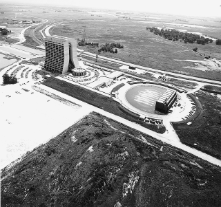 Illustration for article titled 20 Incredible Images of Atomic Age Infrastructure